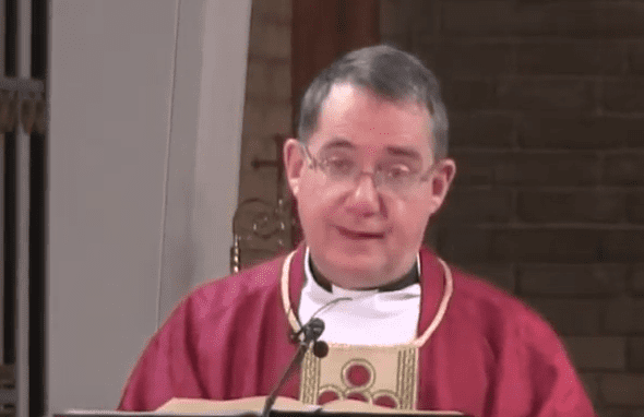 Regarder la crèche de Noël et voir au-delà